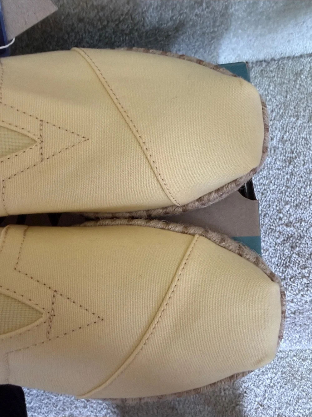 Toms Yellow Alpargata Flats. NWT